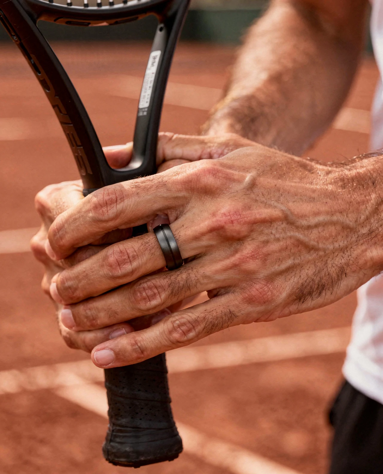 Aufschlag-Vorbereitung mit MYnextRING N2 Pro am Sandplatz